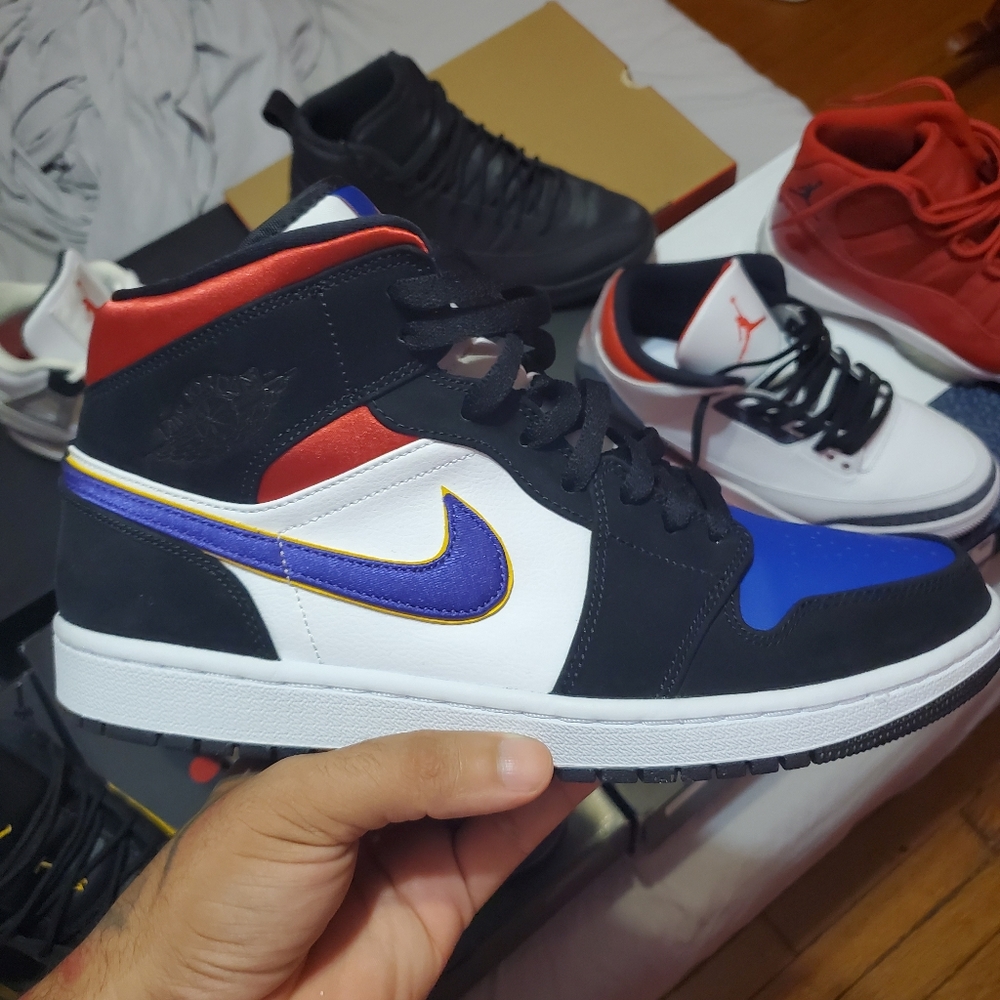 Top 3 lakers mid 1s